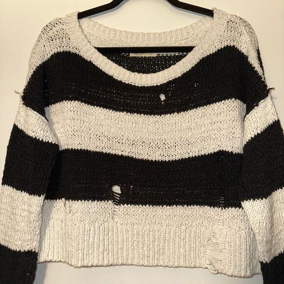 Hollister Size Small Black White Stripe Crop Sweater Intentionally Distressed - Picture 2 of 9